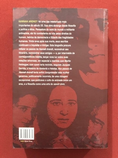 Livro - Nos Passos De Hannah Arendt - Laure Adler - Seminovo - comprar online