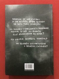 Livro - O Homem De Giz - C. J. Tudor - Intrínseca - Seminovo - comprar online