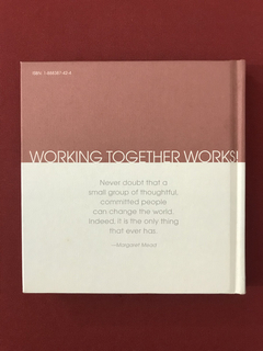 Livro - Together We Can - Celebrating The Power - Seminovo - comprar online