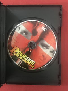 DVD - Policiais Fora De Controle - Chris Penn - Seminovo na internet