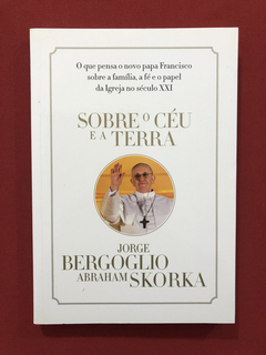 Livro - Sobre O Céu E A Terra - Editora Paralela - Seminovo