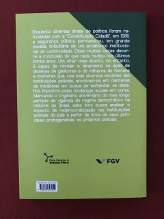 Livro - Polícia E Democracia - Samira Bueno - Seminovo - comprar online