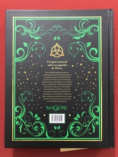 Livro - Wiccapédia: O Guia Da Bruxaria - Shawn Robbins - Ed. Darkside - Seminovo - comprar online