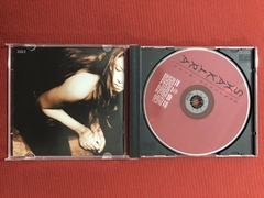 CD - Shakira - Greatest Hits - Nacional - Seminovo na internet