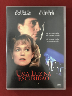 DVD - Uma Luz Na Escuridão - Michael Douglas - Seminovo