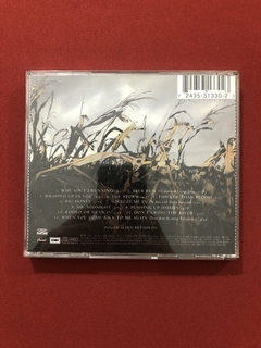 CD - Garth Brooks - Scarecrow - 2001 - Nacional - Seminovo - comprar online