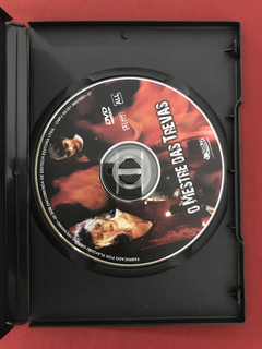 DVD - O Mestre Nas Trevas - Direção: Colin Bucksey na internet
