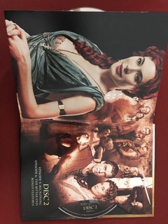 DVD Duplo- Spartacus - Gods Of The Arena - Importado - Semin - Sebo Mosaico - Livros, DVD's, CD's, LP's, Gibis e HQ's