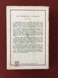 Livro - Introdução À Economia - B. J. McCormick - Zahar - comprar online