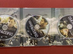 Imagem do DVD - Box Lata The Pacific - 6 DVDs - Seminovo