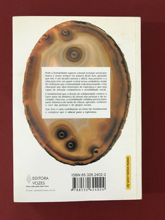 Livro - Competência E Sensibilidade Solidária - Ed. Vozes - comprar online