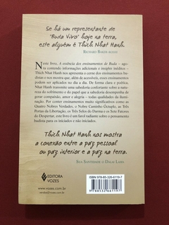 Livro - A Essência Dos Ensinamentos De Buda - Thich Nhat Hanh - Vozes - Seminovo - comprar online