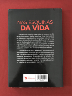 Livro - Nas Esquinas Da Vida - Márcio Fiorillo - Seminovo - comprar online