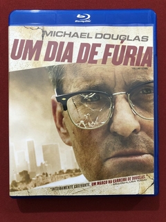 Blu-ray - Um Dia De Fúria - Michael Douglas - Seminovo
