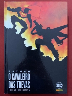 HQ - Batman: O Cavaleiro Das Trevas - Edição Definitiva - Frank Miller - Capa Dura - Seminovo