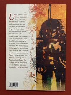 Livro - Um Dia Na Aldeia - Daniel Munduruku - Ed. Melhoramentos - Seminovo - comprar online