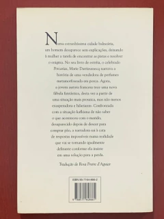 Livro - O Nascimento Dos Fantasmas - Marie Darrieussecq - Companhia Das Letras - comprar online
