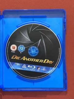 Blu-ray - Um Novo Dia Para Morrer - Lee Tamahori - Seminovo na internet