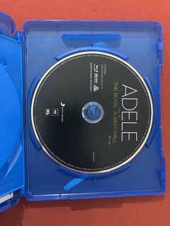 Blu-ray Duplo - Adele Live At The Royal Albert Hall - Semin - Sebo Mosaico - Livros, DVD's, CD's, LP's, Gibis e HQ's