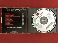 CD - Shirley Bassey - The Singles - Importado - Seminovo na internet