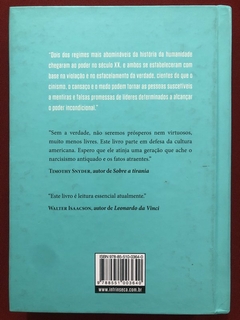 Livro - A Morte Da Verdade - Michiko Kakutani - Editora Intrínseca - Capa Dura - comprar online