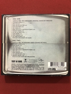 CD Duplo - The Wailers - Catch A Fire - Nacional - Seminovo - Sebo Mosaico - Livros, DVD's, CD's, LP's, Gibis e HQ's