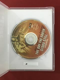 DVD - O Dia Em Que A Terra Parou - Seminovo na internet