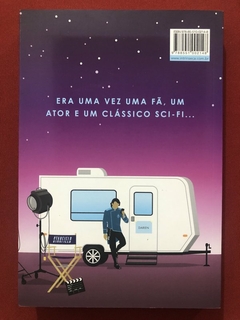 Livro - Geekerela - Ashley Poston - Editora Intrínseca - Seminovo - comprar online