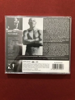 CD - Miles Davis - A Tribute To Jack Johnson - Seminovo - comprar online