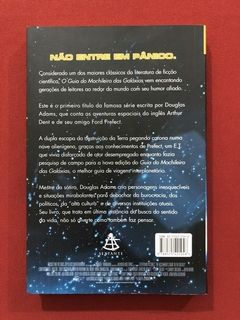 Livro - O Guia Do Mochileiro Das Galáxias - Douglas Adams - Seminovo - comprar online