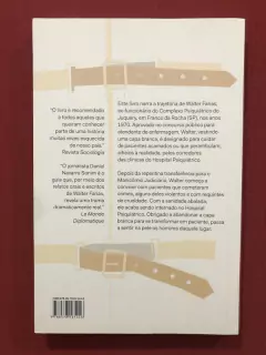 Livro - O Capa-Branca - Editora Terceiro Nome - Seminovo - comprar online