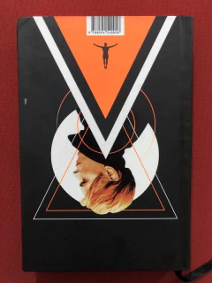Livro - O Homem Que Caiu Na Terra - Walter Tevis - Editora Darkside - Seminovo - comprar online