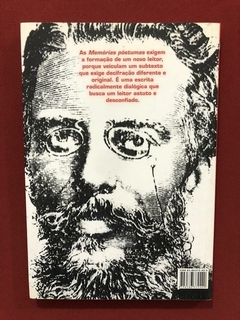 Livro - Um Defunto Estrambótico - Valentim Facioli - comprar online