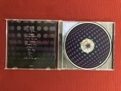 CD- Madonna- Confessions On A Dance Floor- Hung Up- Nacional na internet