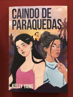 Livro - Caindo De Paraquedas - Kelly Yang - Nacional - Seminovo