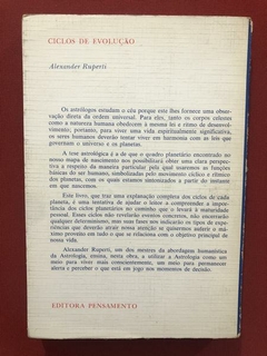 Livro - Ciclos De Evolução - Alexander Ruperti - Pensamento - comprar online
