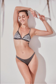 DOS PIEZAS TRIANGULO C/ RELL Y SEMILESS TESEO (730-23)