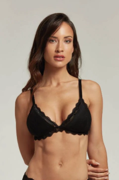 TRIANGULO CON RELLENO Y PUNTILLA (4376) - Victoria Garrido Lenceria