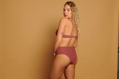 2 PIEZAS TOP EN ESCOTE EN V Y TIRO CORTO GILI (4209SY) en internet