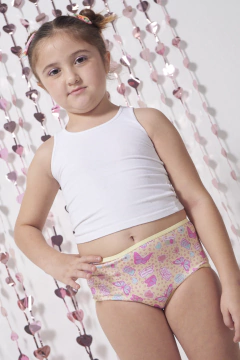 TIRO CORTO NENA MARIPOSAS (149K) en internet