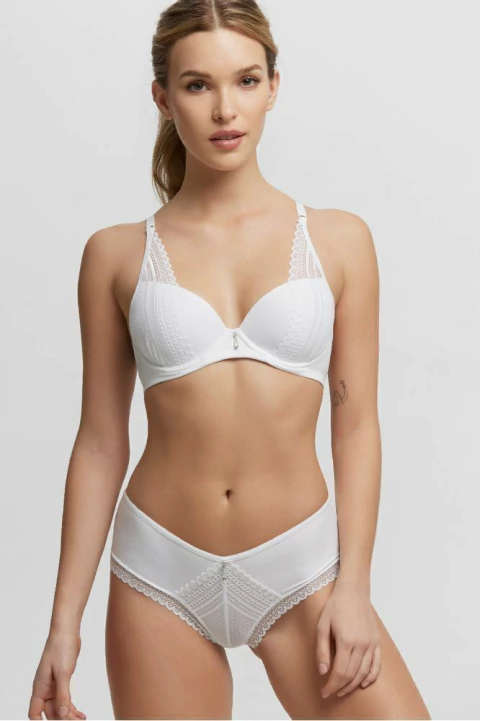 CULOTTE DE LYCRA Y PUNTILLA (8361)