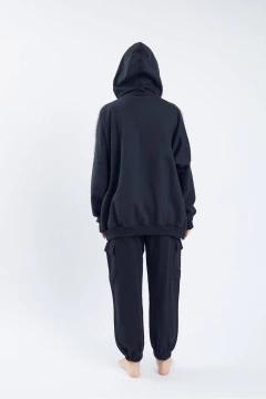 BUZO OVERSIZE DE FRISA Y CORDERITO CON PARCHES (660-23) - Victoria Garrido Lenceria