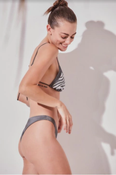 DOS PIEZAS TRIANGULO C/ RELL Y SEMILESS TESEO (730-23) - comprar online