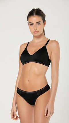 TRIANGULO SIN RELLENO LYCRA SLIM (WO83003)