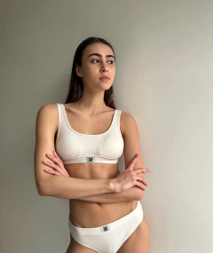 TOP C/ ALMOHADILLA FEEL FREE (136-173)