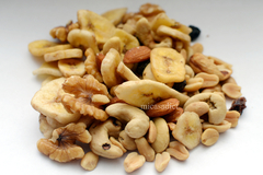 Mix con bananas (nueces almendras castañas cajú banana pasas maní) 100gr - comprar online