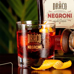 Kit Negroni Draco Presente Garrafa 750ml e 2 Copos em Vidro - comprar online