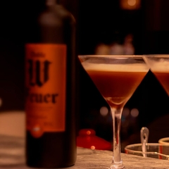 Licor Doble W Feuer Fino Steinhaeger Canela e Pimenta 900ml - Newness Bebidas