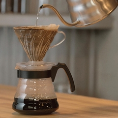 Cafeteira Hario V60 Craft Coffee Kit Completo com 40 Filtros