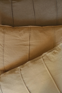 Almohadón Pliegues Rectangular - Eunoia.Estudio